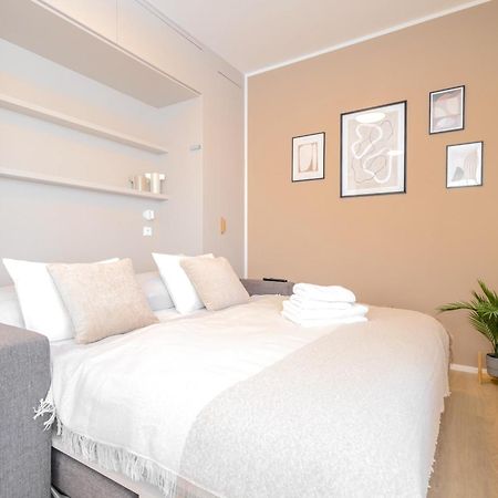 Bright 2Br - 8Th Floor, Balcony, Free Parking - By Gravity Prague Daire Dış mekan fotoğraf