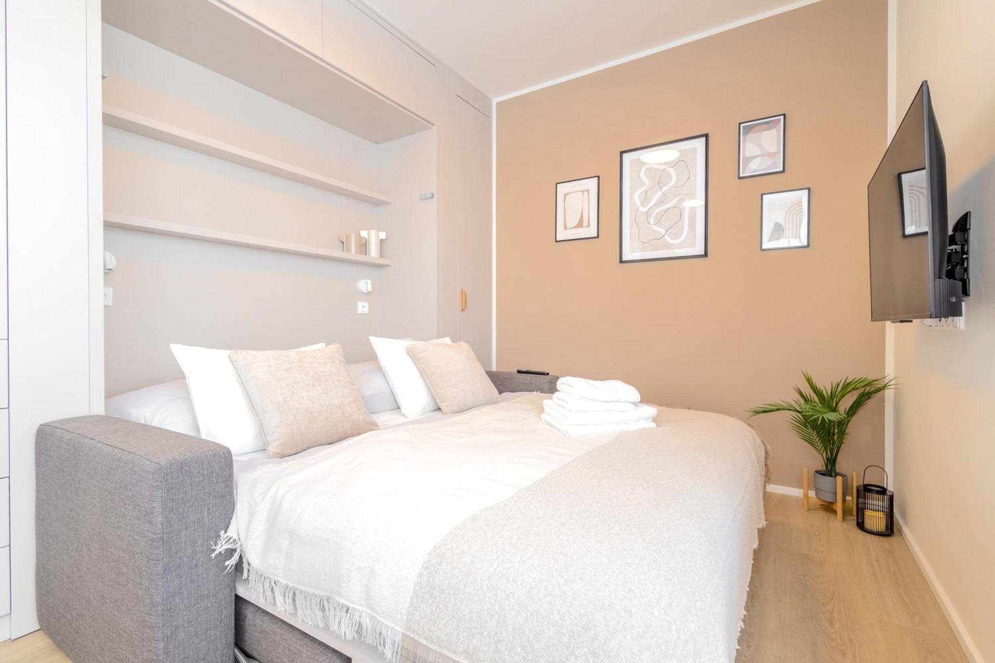 Bright 2Br - 8Th Floor, Balcony, Free Parking - By Gravity Prague Daire Dış mekan fotoğraf
