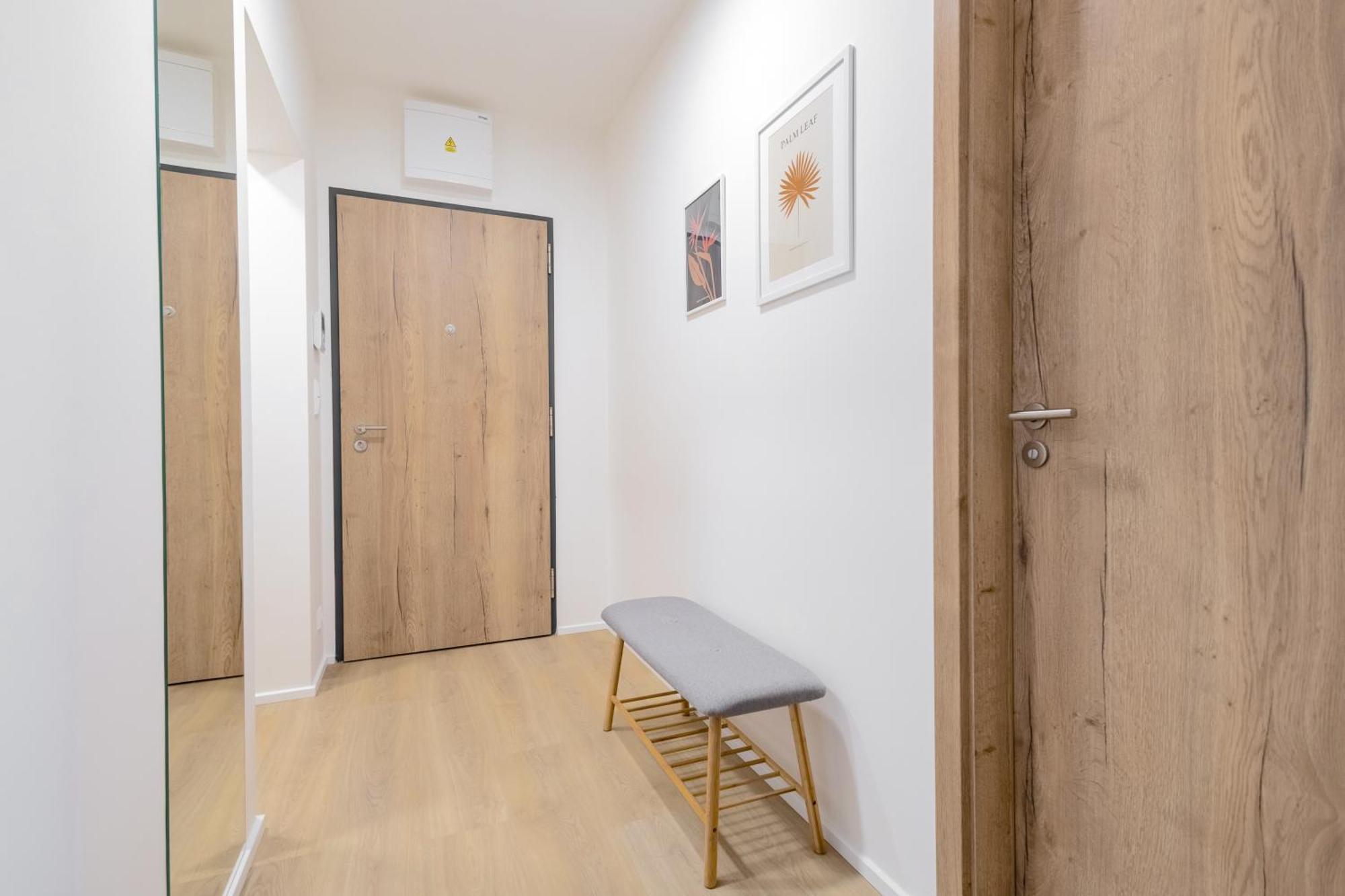 Bright 2Br - 8Th Floor, Balcony, Free Parking - By Gravity Prague Daire Dış mekan fotoğraf