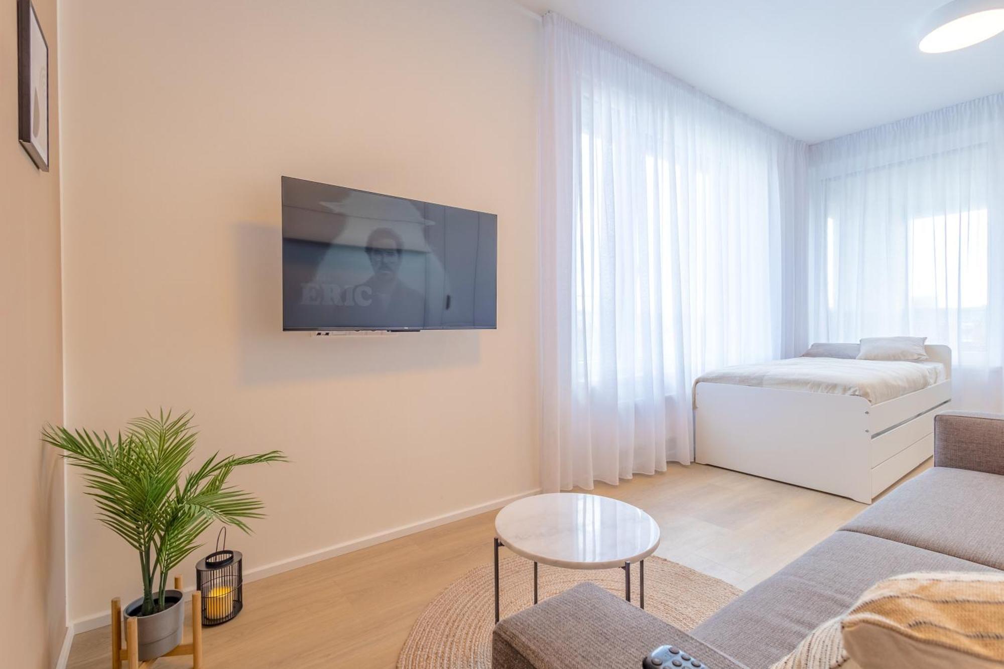Bright 2Br - 8Th Floor, Balcony, Free Parking - By Gravity Prague Daire Dış mekan fotoğraf