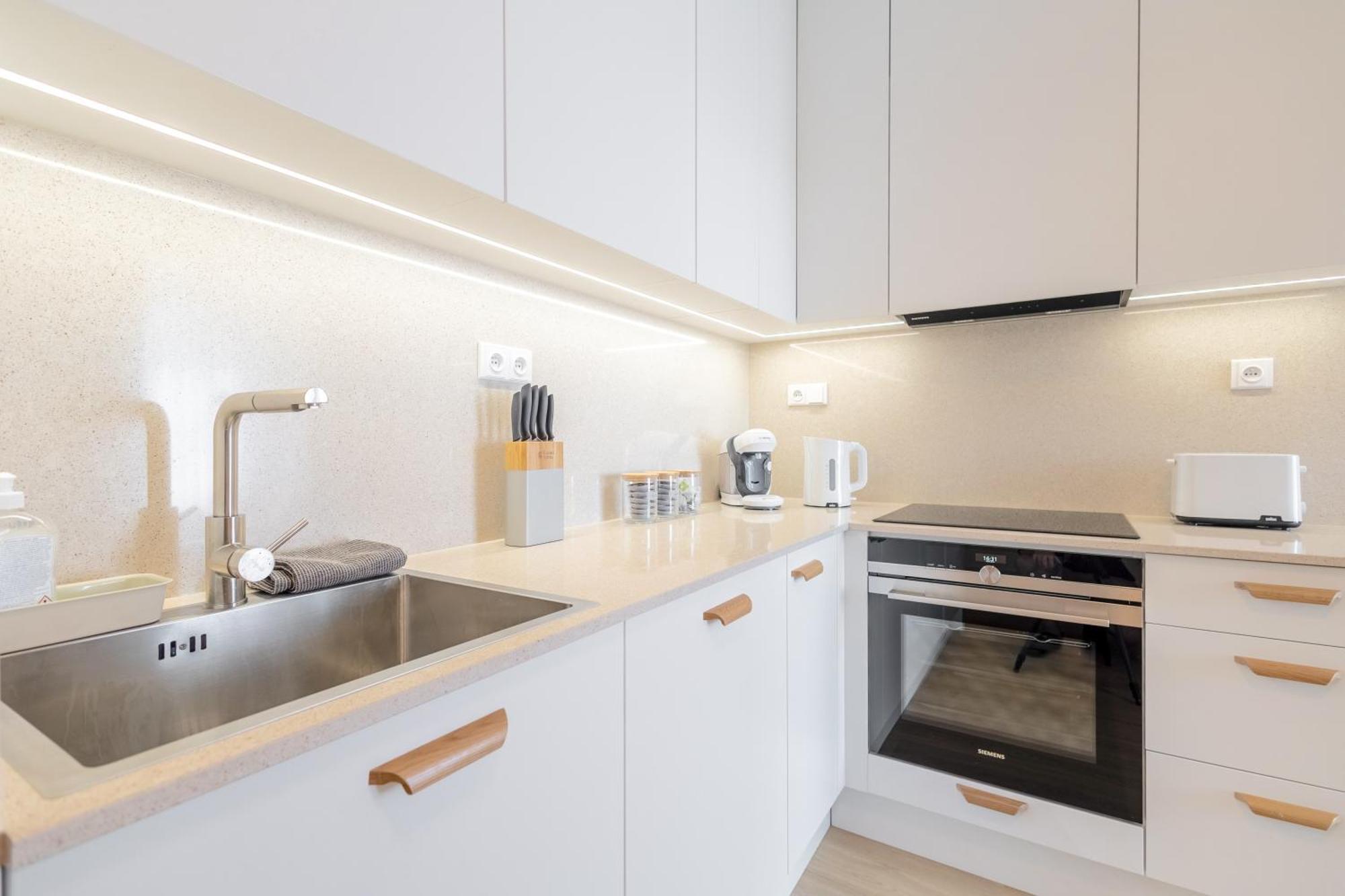 Bright 2Br - 8Th Floor, Balcony, Free Parking - By Gravity Prague Daire Dış mekan fotoğraf