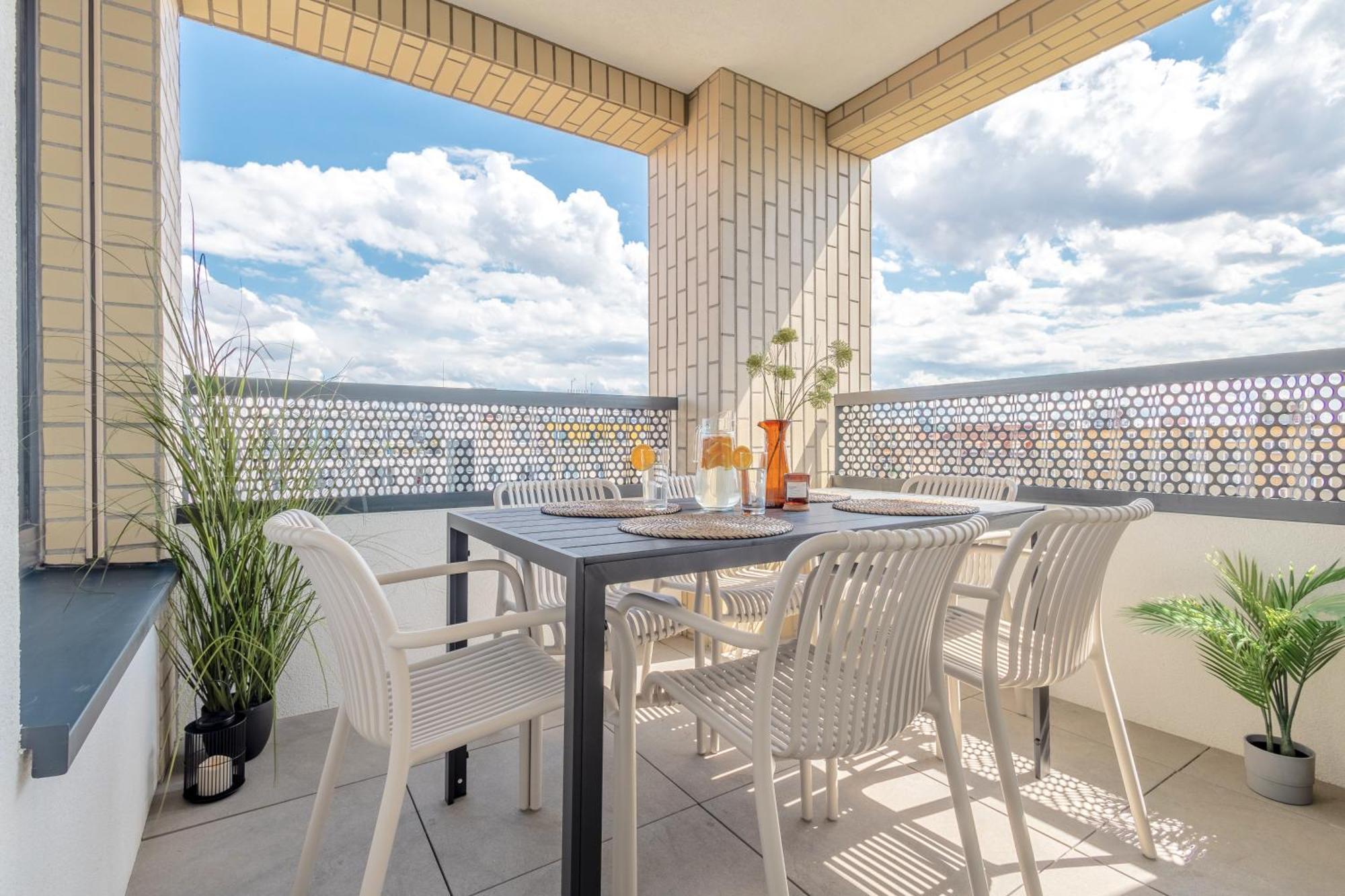 Bright 2Br - 8Th Floor, Balcony, Free Parking - By Gravity Prague Daire Dış mekan fotoğraf