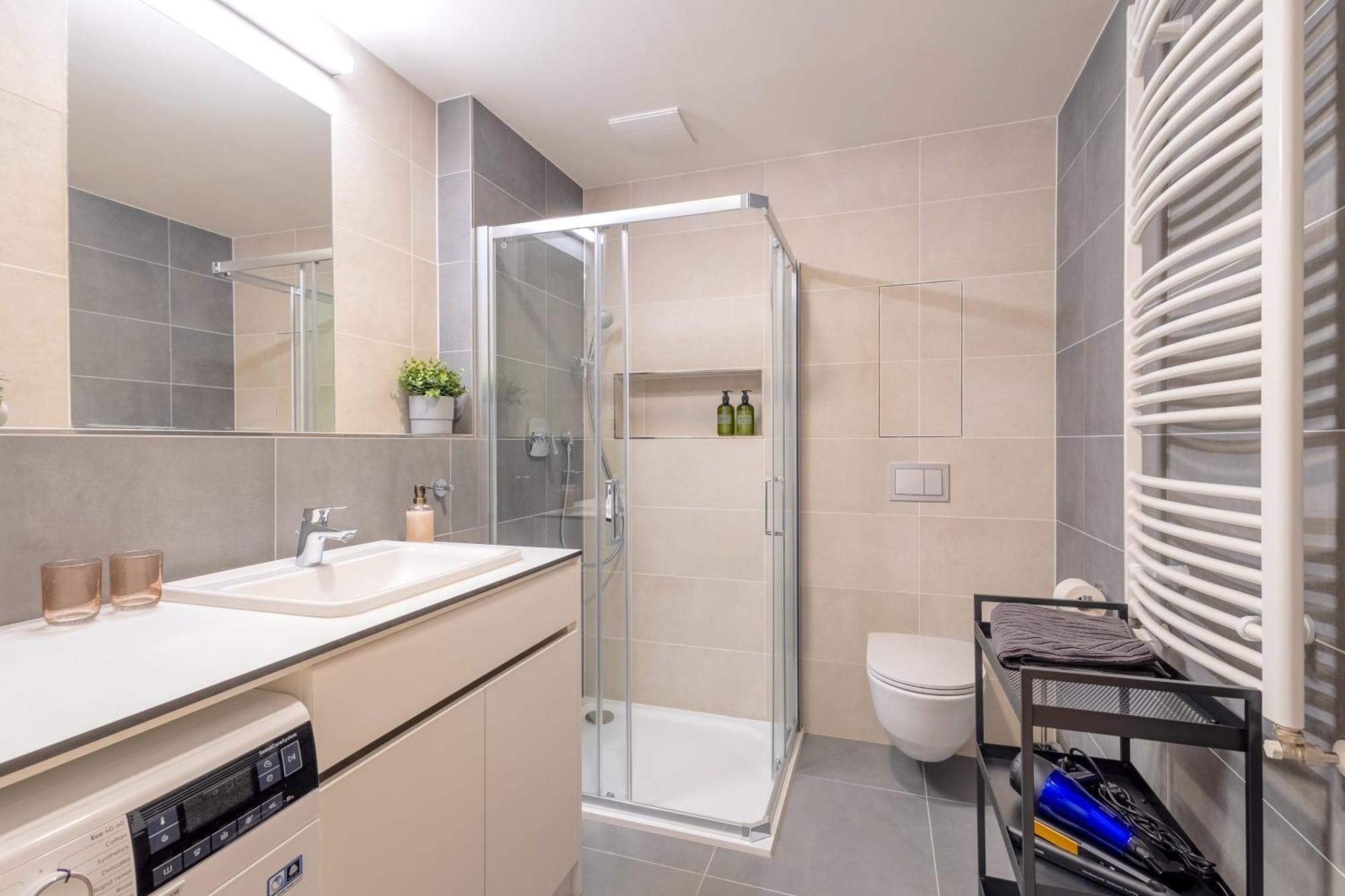 Bright 2Br - 8Th Floor, Balcony, Free Parking - By Gravity Prague Daire Dış mekan fotoğraf