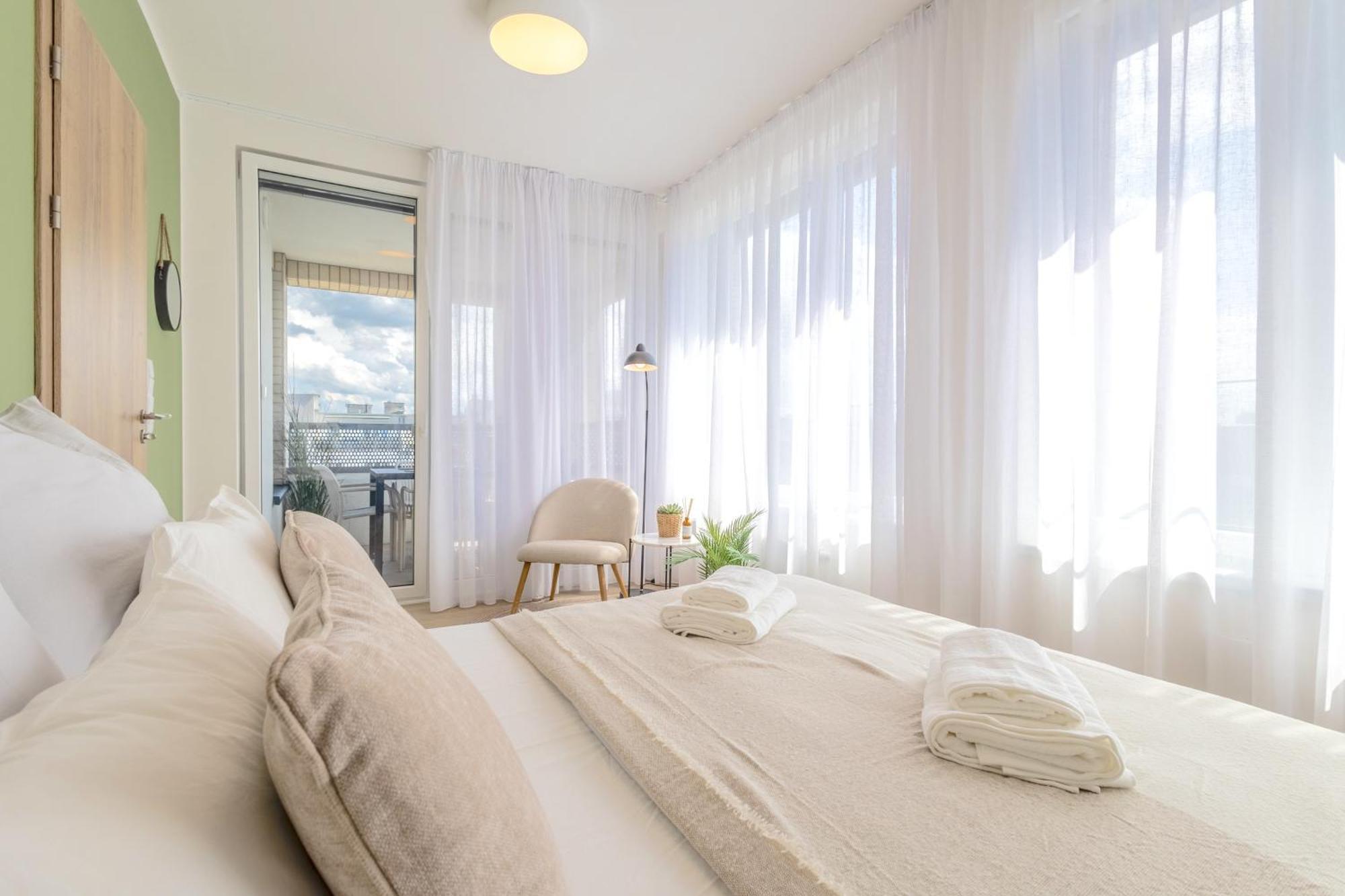 Bright 2Br - 8Th Floor, Balcony, Free Parking - By Gravity Prague Daire Dış mekan fotoğraf
